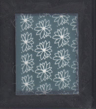 Load image into Gallery viewer, Design Screen Small - Daisy