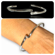 Load image into Gallery viewer, DIY jewelry tutorial for an Elegant Wave Forged Bracelet
